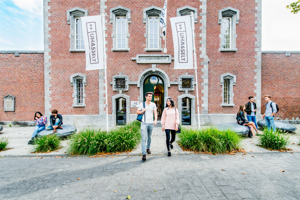 UHasselt, campus Hasselt, voorzijde gebouw