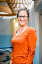 een foto van een lachende Marieke