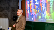 24 12 13 Onderwijsdag 039