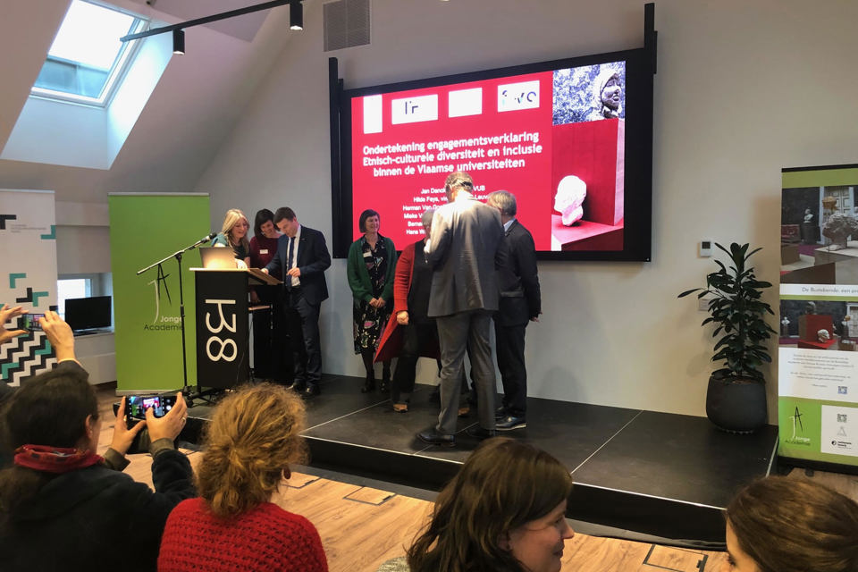 Foto Ondertekening Engagementsverklaring Ter Bevordering Van Etnisch Culturele Diversiteit Aan De Vlaamse Universiteiten