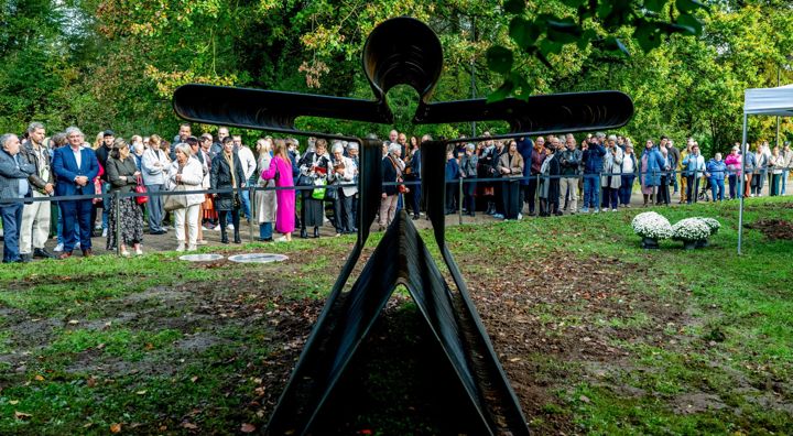 Inhuldiging Kunstwerk Lichaamsdoor Uhasselt 1