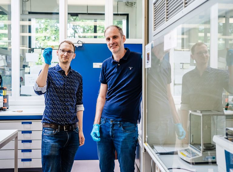 Dr. Bernhard Siegmund Prof. Dr. Koen Vandewal